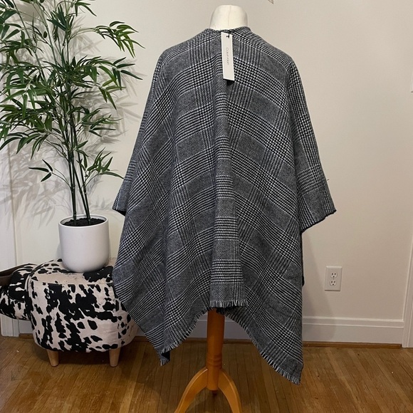 NWT Calvin Klein Houndstooth Plaid Black White Shawl Cape Poncho Ruana One Size - Picture 4 of 6